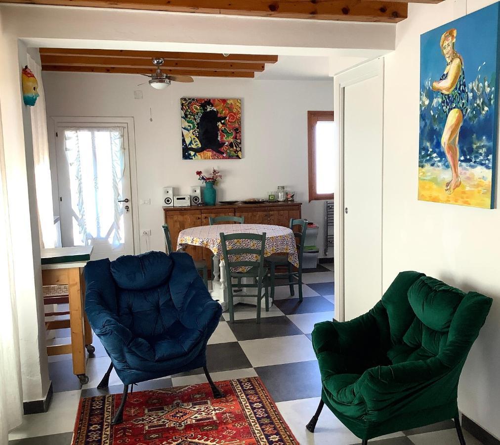 Night Galleria Holiday Home - Bed & Art In Burano - The Pink House エクステリア 写真