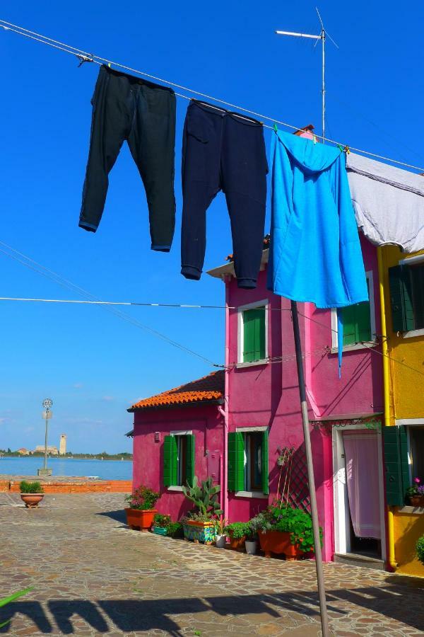 Night Galleria Holiday Home - Bed & Art In Burano - The Pink House エクステリア 写真
