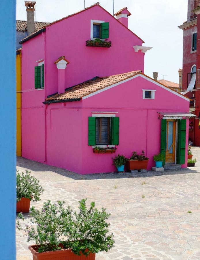 Night Galleria Holiday Home - Bed & Art In Burano - The Pink House エクステリア 写真
